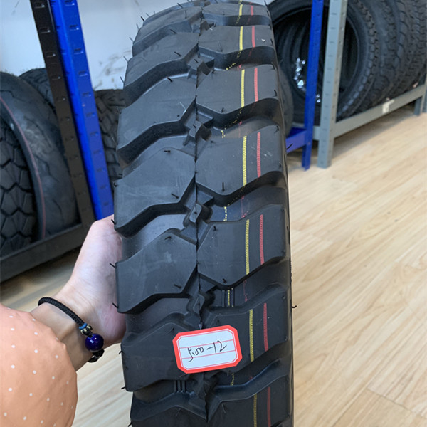20000 KM Work Life Turkey Motorcycle Tires with Deep Pattern Design in Turkey