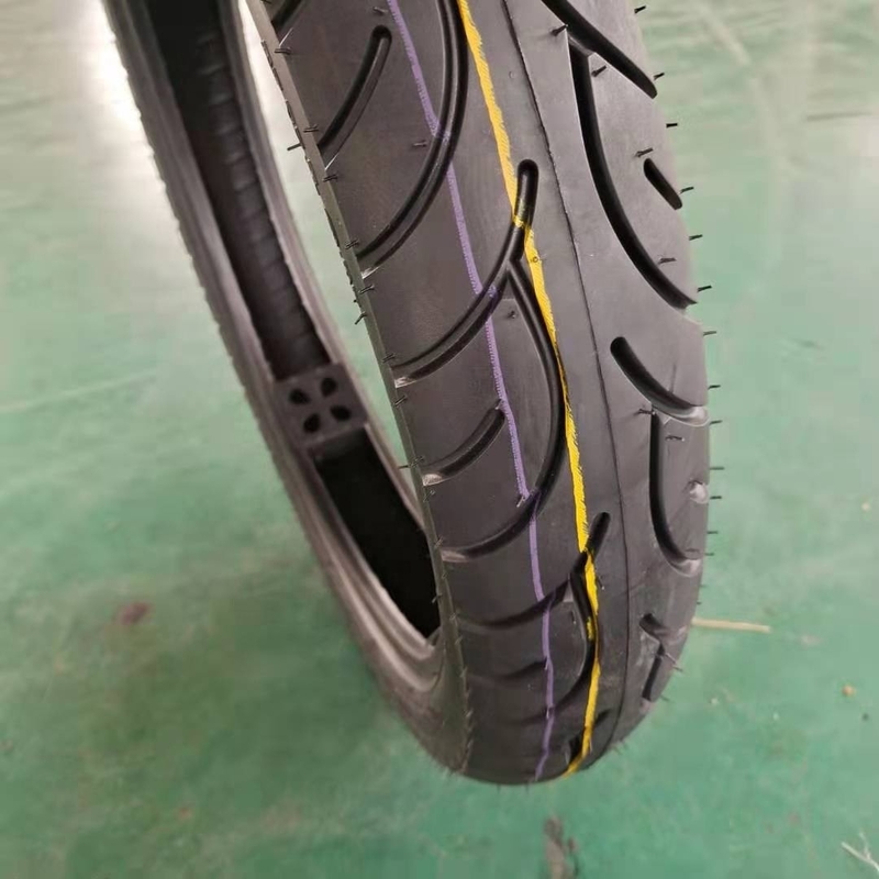 Highly Durable 90/90-18 Popular Pattern Motorcycle Tire with 5000 pcs per day Output