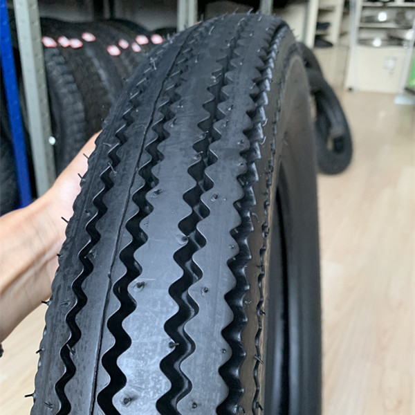 3.25 19 Motorcycle Tire with Loading Port Qingdao and 20000 KM Work Life