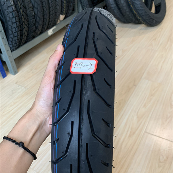 Produced Motorcycle Tyre Tire 90/90-17 with 5000 Pcs Per Day Capacity