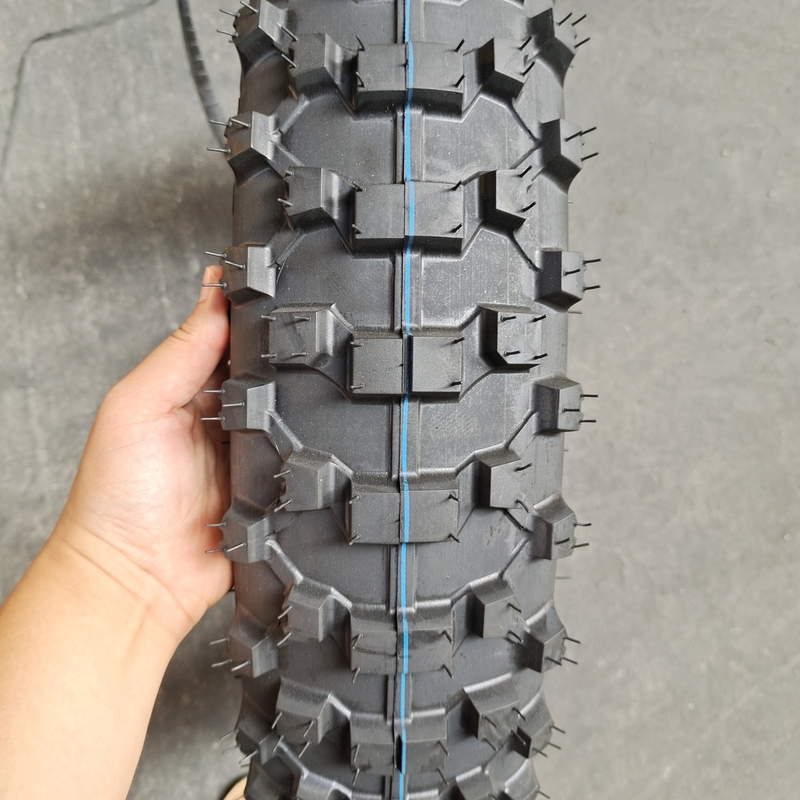 Deep Design Super Rubber Motorcycle Tyre 120/80-18 5000 pcs Per Day Production Capacity