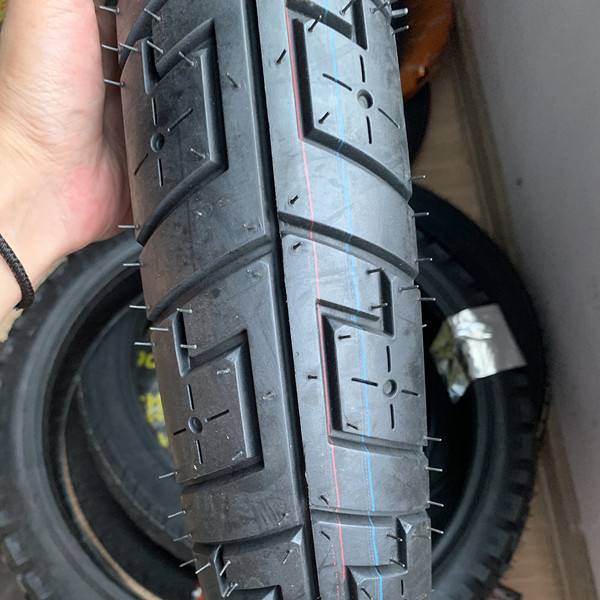 Super Rubber Motorcycle Tire 90/90/18 with Produce Capacity of 5000 Pcs Per Day