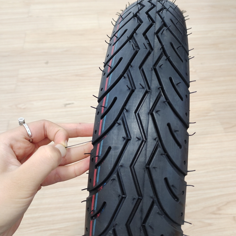 Qingdao Port Loading 90/90/18 Innova Vintage Motorcycle Tires with 6PR/8PR Ply Rate
