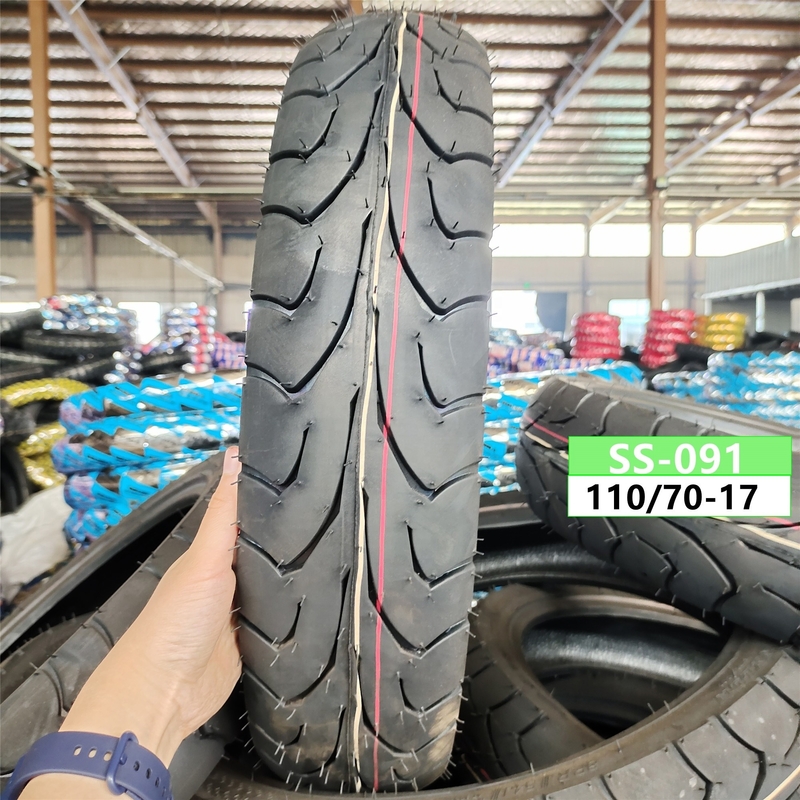 110/70-17 Motorcycle Tire 110/70/17 Pattern Tire Casing for South America Market