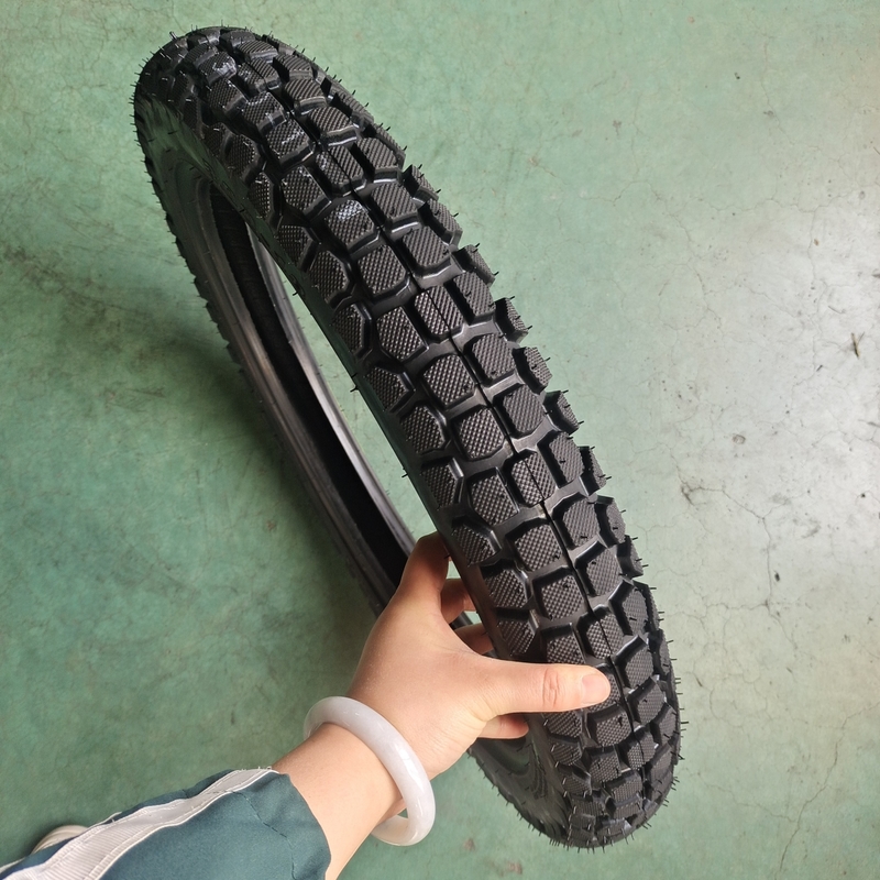 35%-55% Rubber Content Motorcycle Tyre 3.00-18 for and Long Work Life of 20000 KM