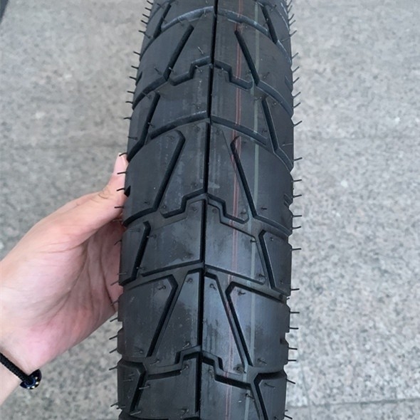 20000 KM Work Life 90/90-18 Motorcycle Tire with 5000 pcs Daily Production Capacity