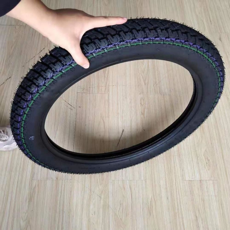 Performance Motorcycle Tyre 300 18 with Deep Design Produce Capacity 5000 pcs per day