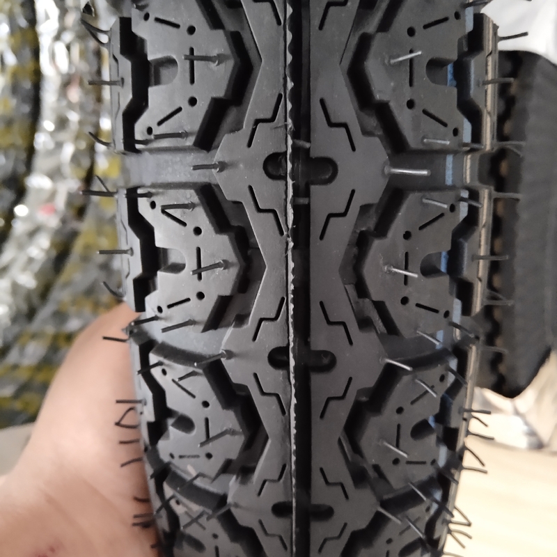 Tire Casing 3.50-16 Motorcycle Tyre with Tensile Strength of 10.5